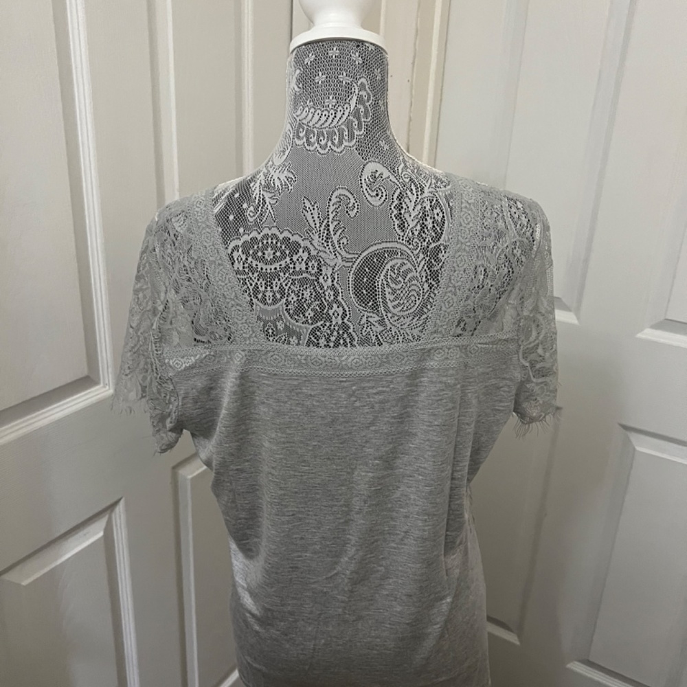 Pretty blouse - Picture 2 of 3